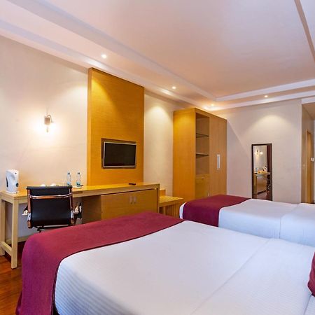 Three Steers Hotel Meru Екстериор снимка