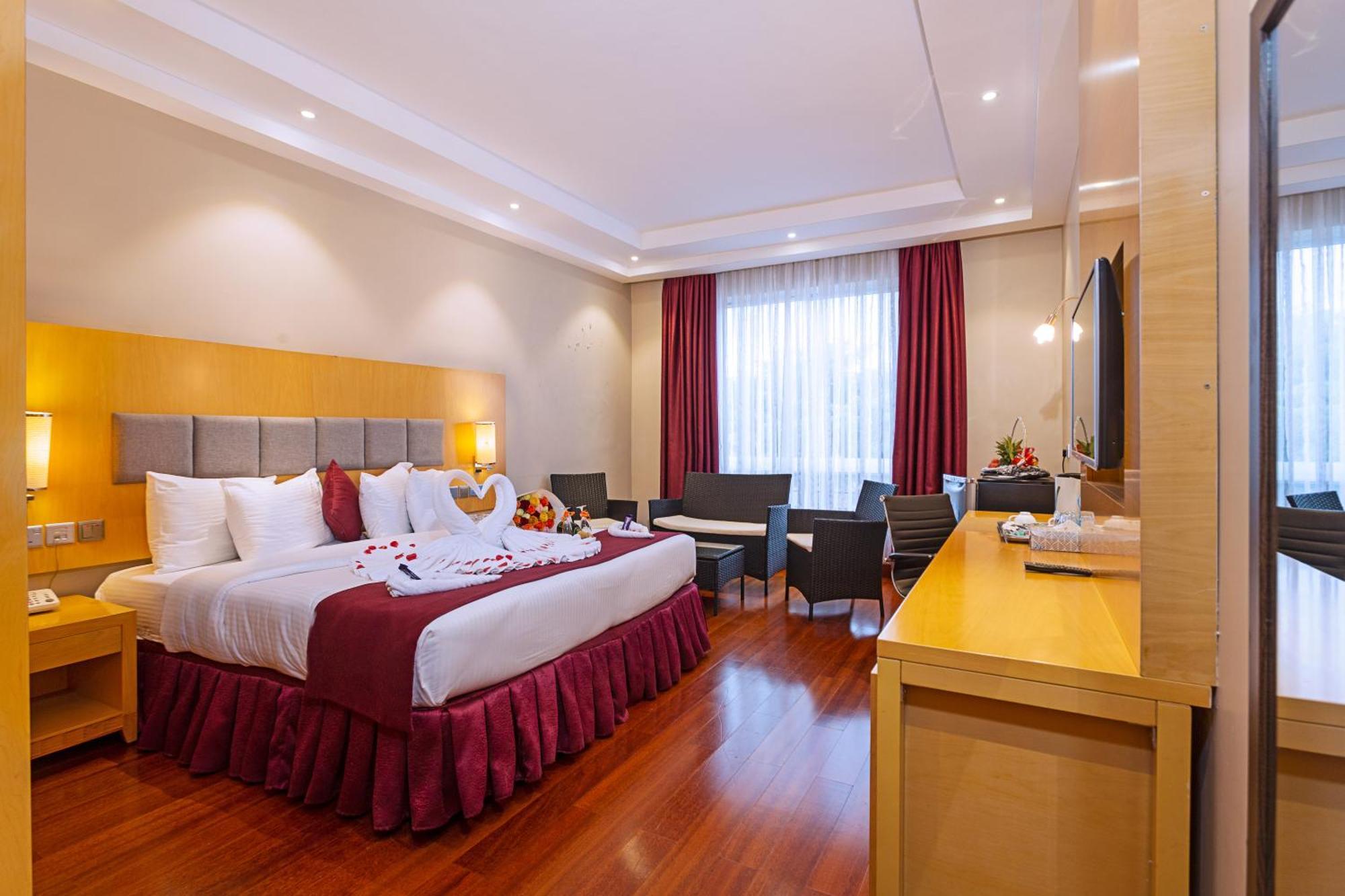 Three Steers Hotel Meru Екстериор снимка