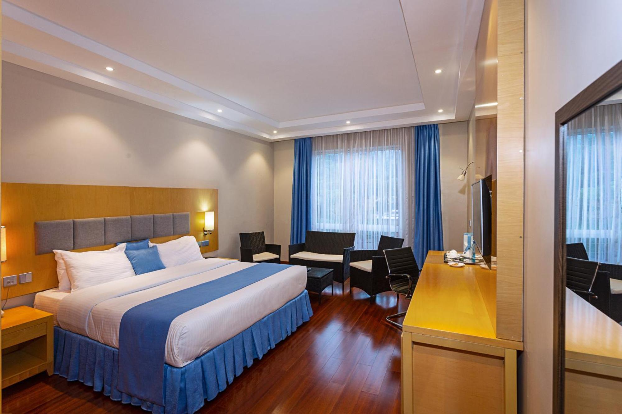 Three Steers Hotel Meru Екстериор снимка