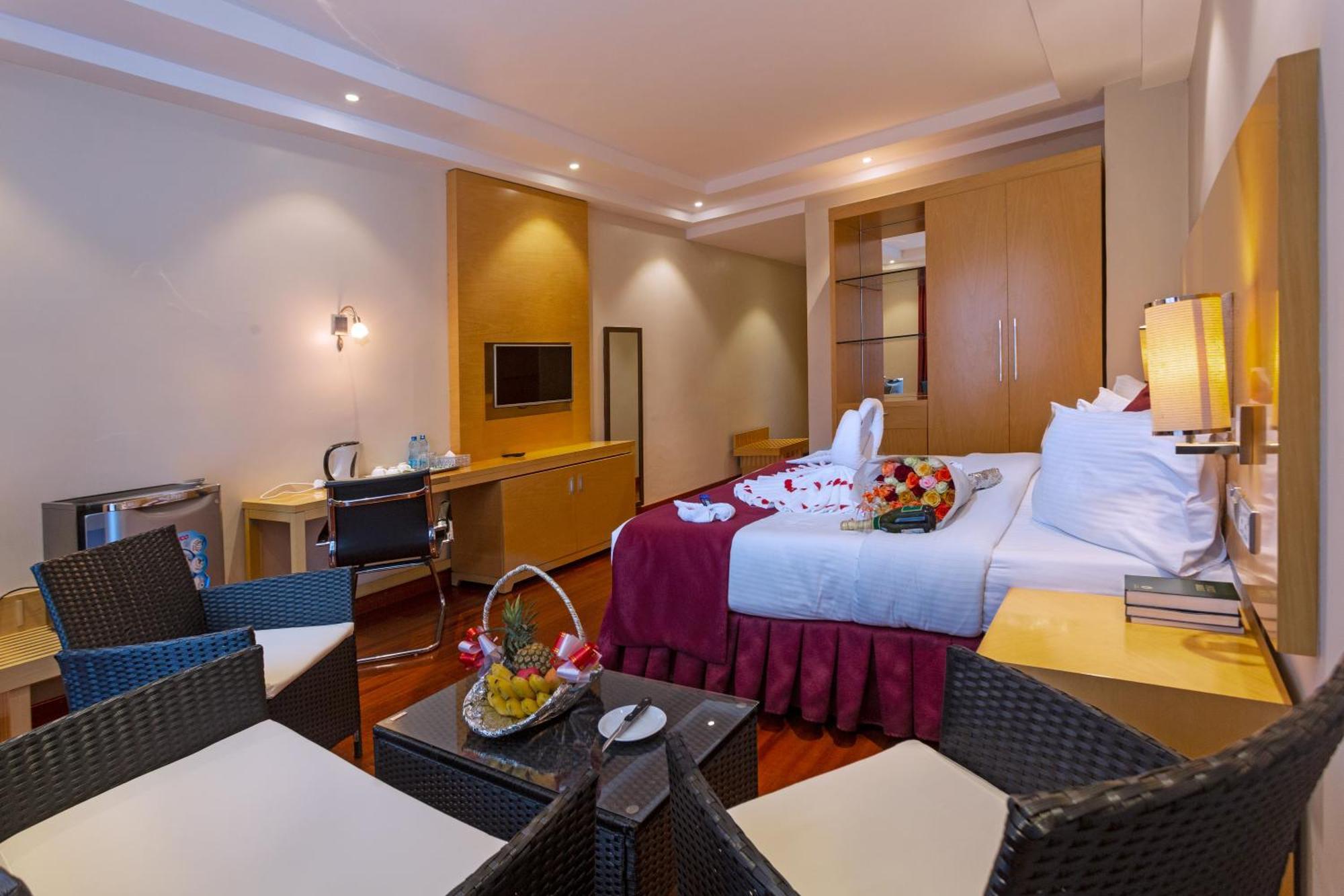 Three Steers Hotel Meru Екстериор снимка